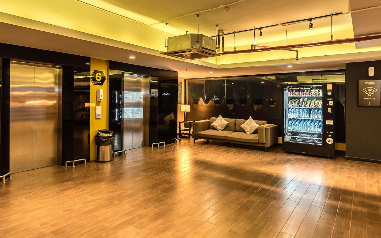 Yellow Bee Tangerang Exterior photo