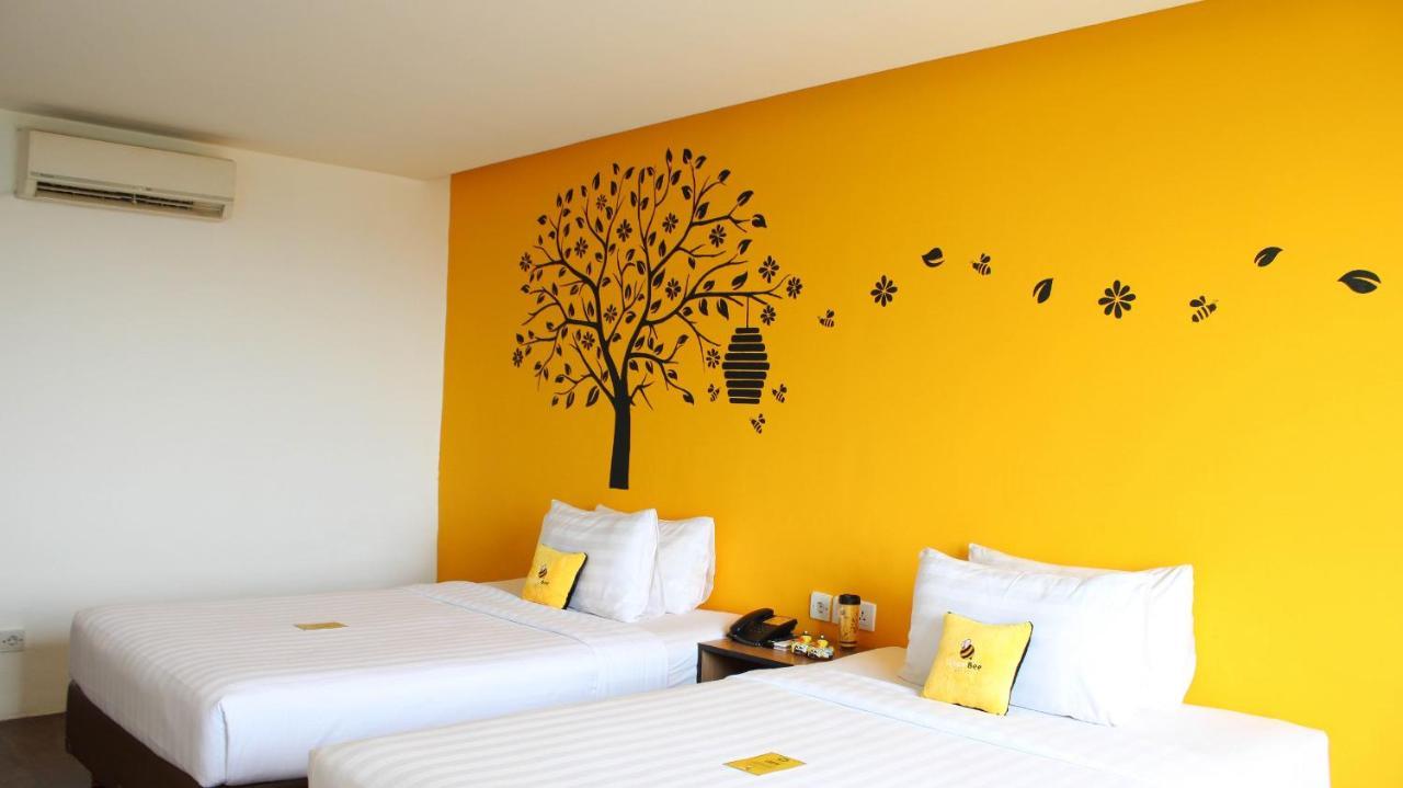 Yellow Bee Tangerang Exterior photo
