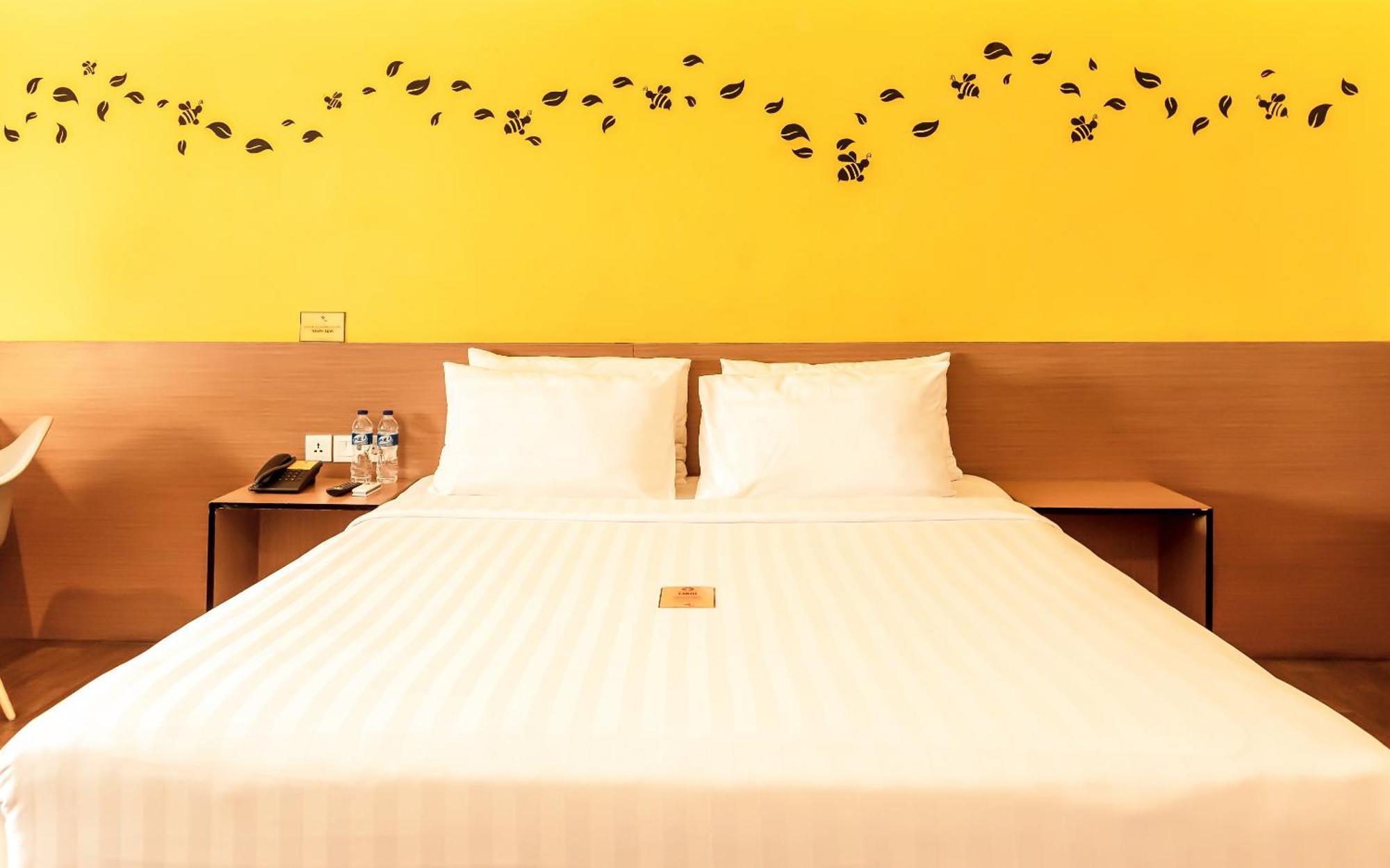 Yellow Bee Tangerang Room photo