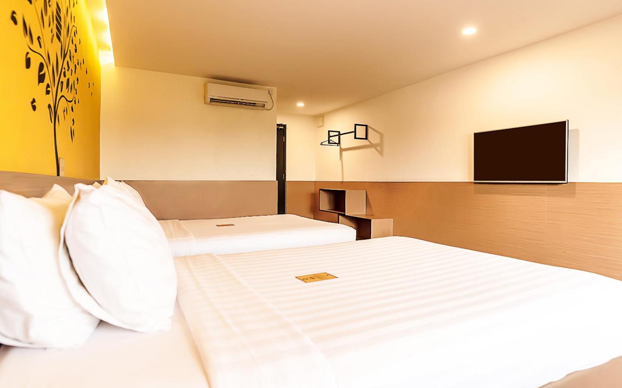 Yellow Bee Tangerang Room photo