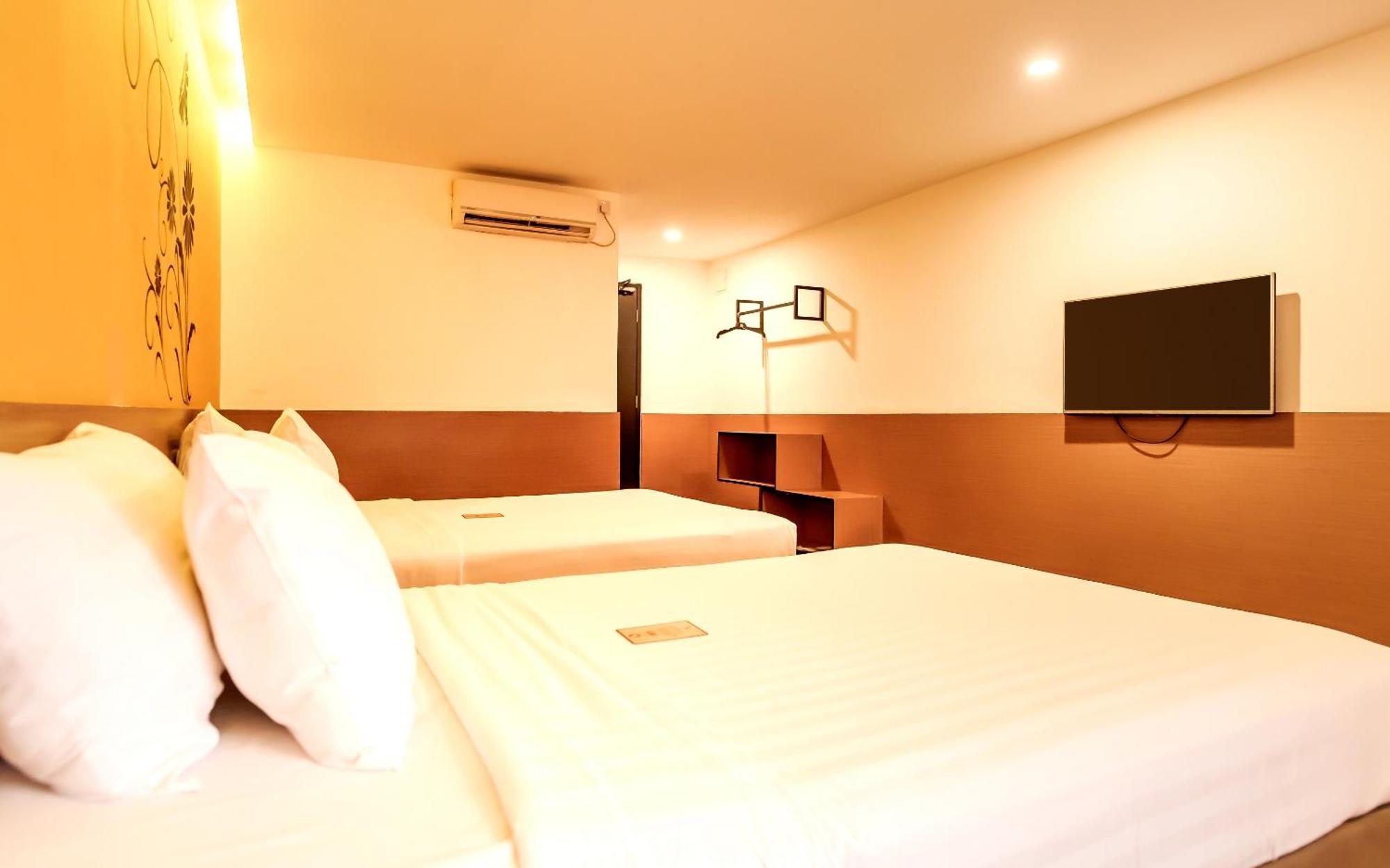 Yellow Bee Tangerang Room photo